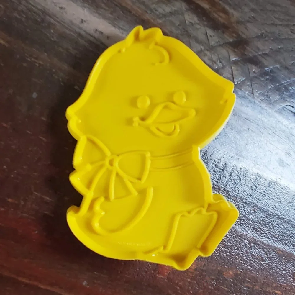 Vintage Hallmark 1982 Easter Bunny & Duck Cookie Cutters